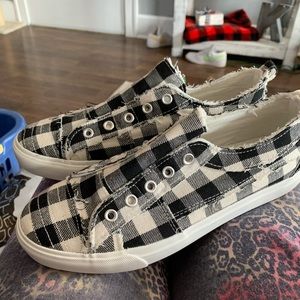 Corkys size 8